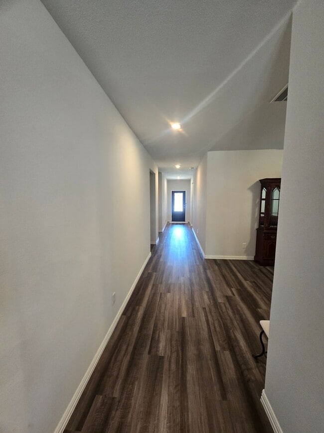 Building Photo - Fantastic in Fate!