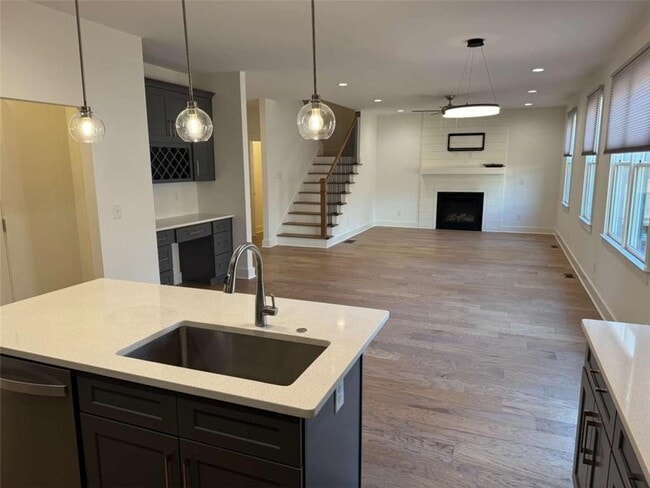 Building Photo - 2442 Mills Bend