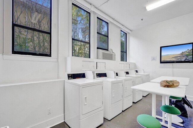 Building Photo - 235 Sunrise Ave