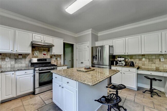 Building Photo - 355 Gaines Oak Way