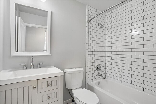 Building Photo - RAZDCPROPERTIES TRUST