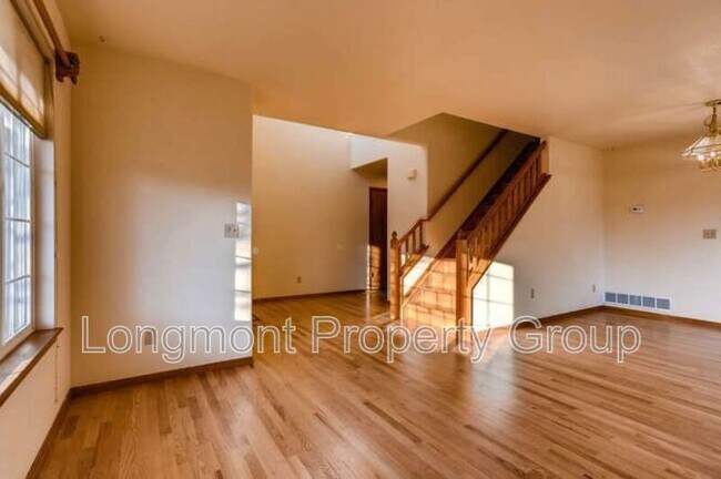 Building Photo - 709 Clarendon Dr