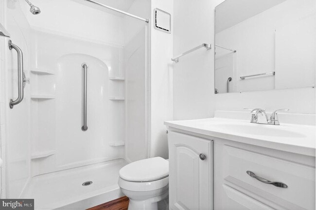 Building Photo - 705 Woodhollow Dr