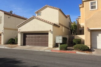Building Photo - 6709 N Bluebell Garden St