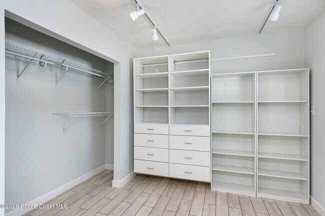 Building Photo - 705 3rd Ave