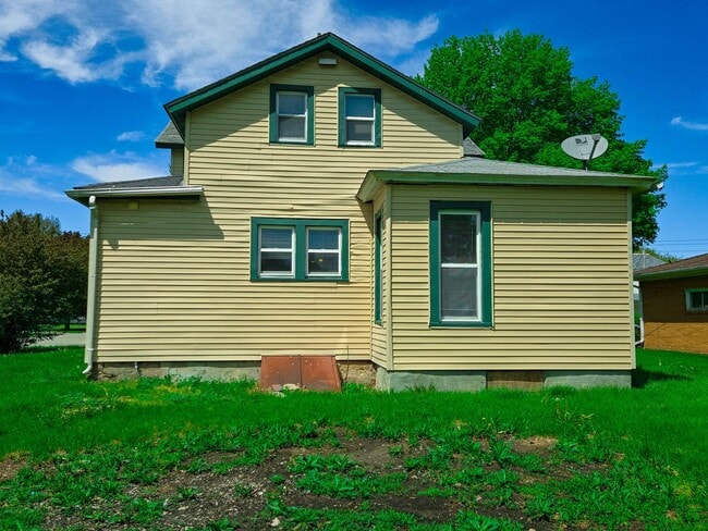 Building Photo - Charming 5 Bedroom Home in Aledo with Mode...