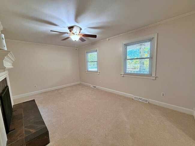 Building Photo - 8800 Sedbergh Dr