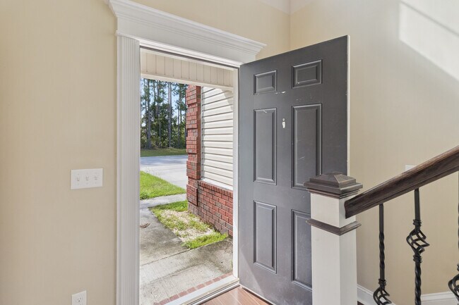 Building Photo - 608 Piedmont Ave