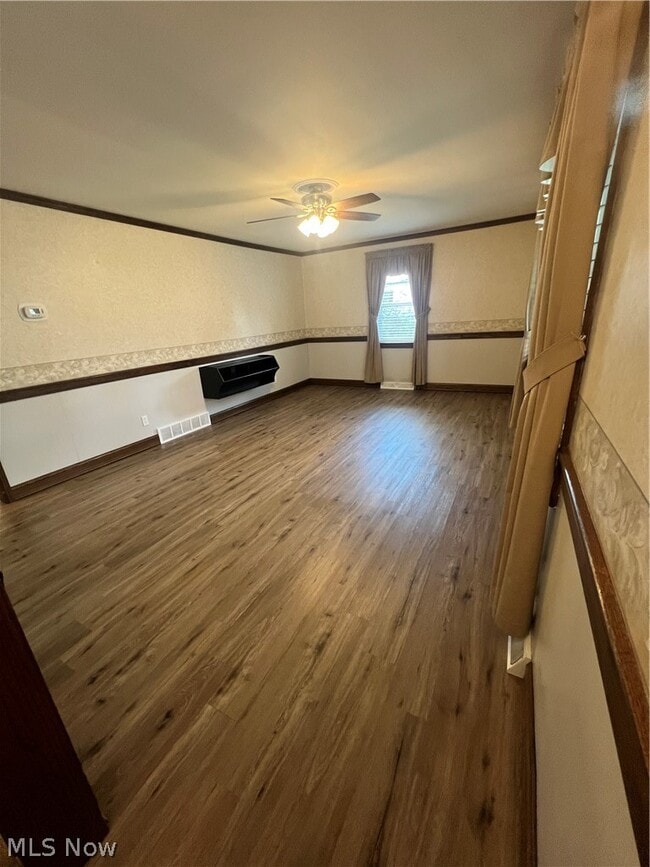 Building Photo - 1945 Chatam St