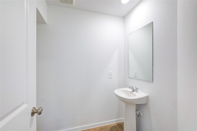 Building Photo - 17914 Becker Lndg Dr