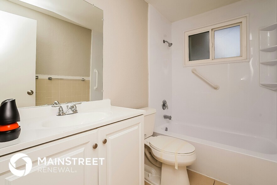 Building Photo - 10246 108th Ave N