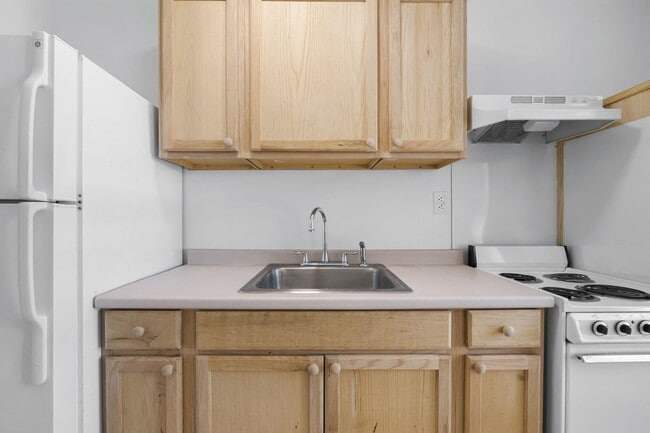 Building Photo - 133 Sunrise Cir