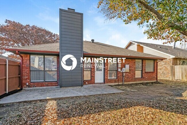 Building Photo - 3 Bedroom Pet-Friendly Home in ARLINGTON, TX with Main Street Renewal