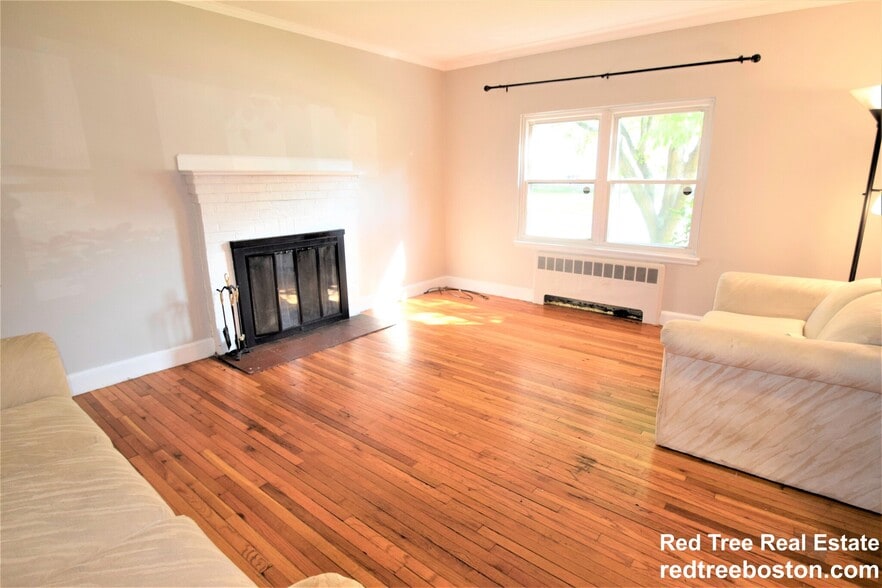 Building Photo - 11 Undine Rd