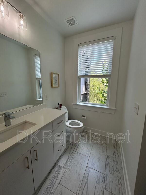 Building Photo - 128 Peachtree Memorial Dr NW