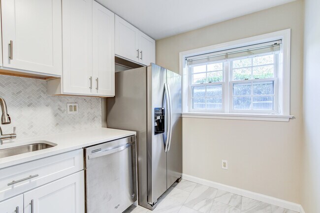 Building Photo - 6730 Offutt Ln