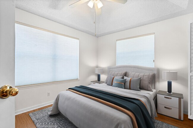 Building Photo - 5280 SE Seascape Way