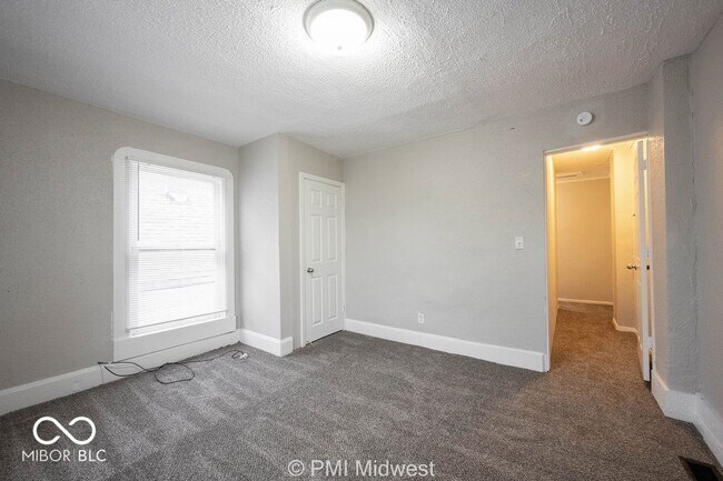 Building Photo - 240 N Beville Ave