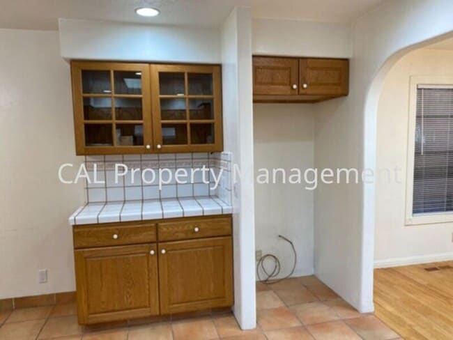 Building Photo - Charming 3 Bedroom in Monterey, CA