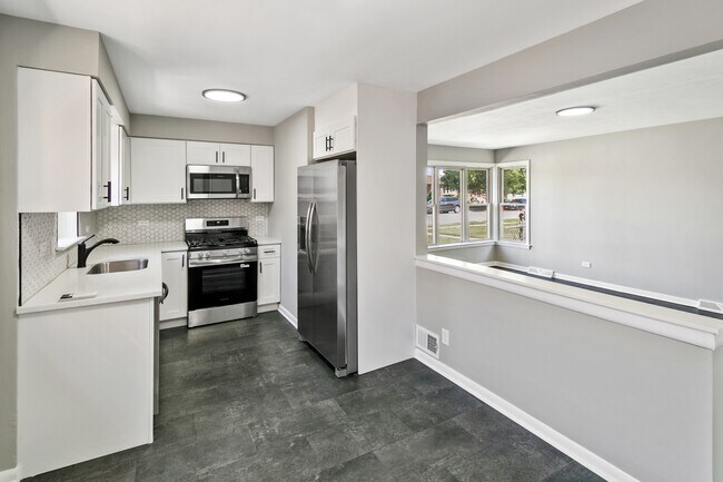 Building Photo - 7704 McVicker Ave