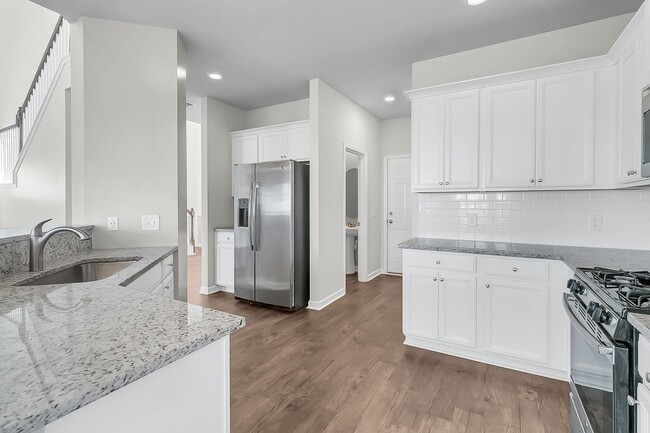 Building Photo - Meticulous 3 Bedroom Home in Lindera Prese...