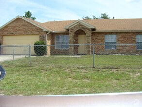 Building Photo - 3 Bed/2 bath 2 Car July 1 st  Call Carole ...