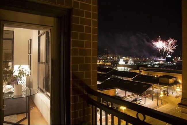 Building Photo - JANUARY MOVE-IN SPECIAL FOR QUALIFIED APPLICANTS - Absolutely Gorgeous 2 BR, 2 BA Condo Just Step...