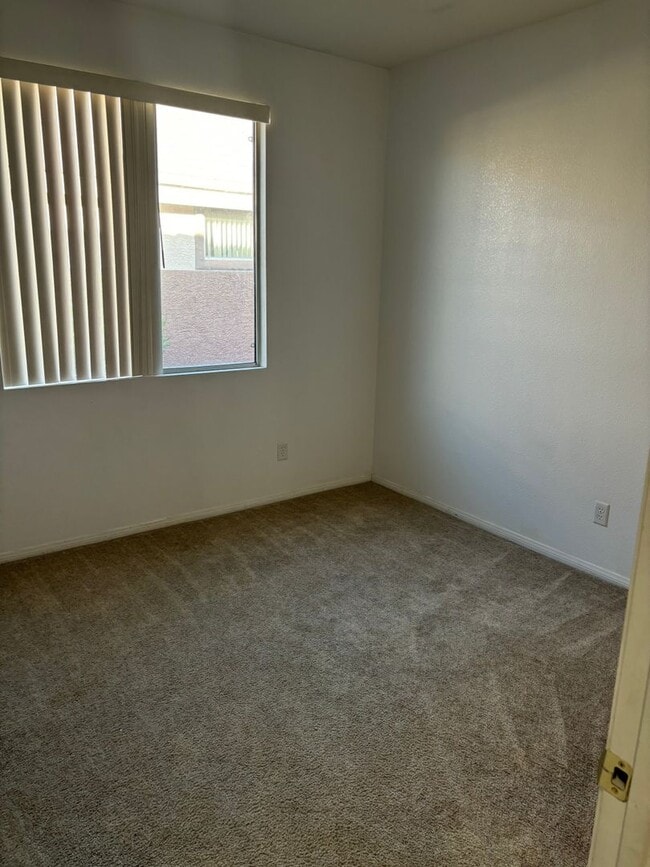 Building Photo - Wonderful single story rental in the heart of Summerlin