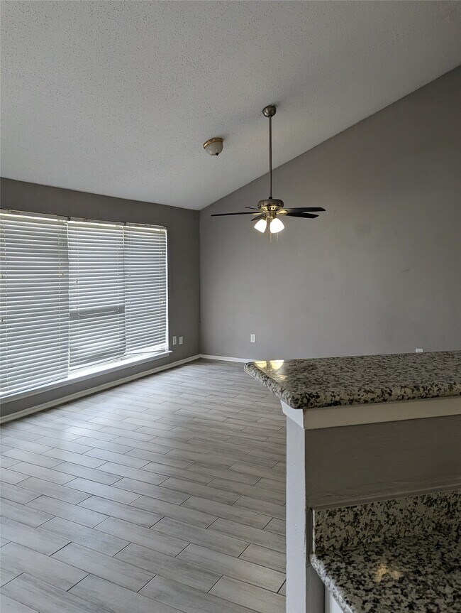 Building Photo - 2223 Crosscoach Ln