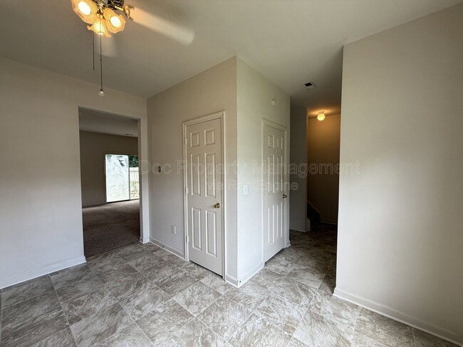 Building Photo - 11009 Bevin Dr