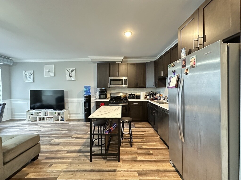 Building Photo - 4117 S Michigan Ave