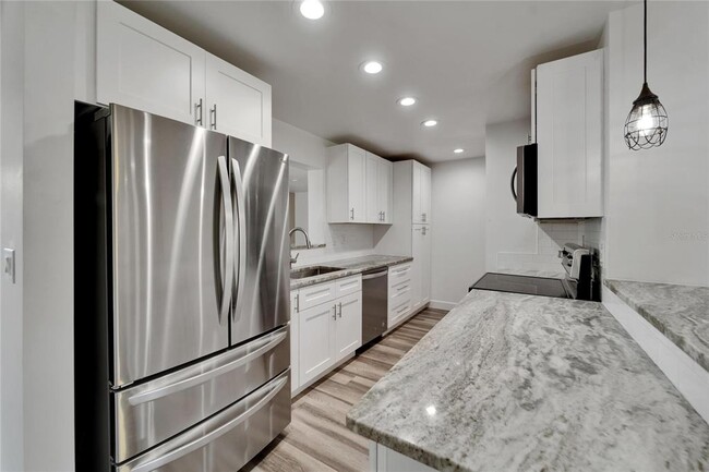 Building Photo - 2552 Bramblewood Dr W