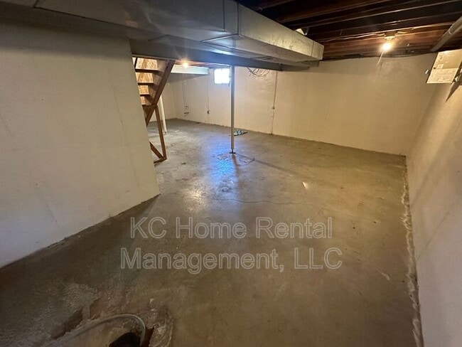 Building Photo - 10037 W 86th Terrace