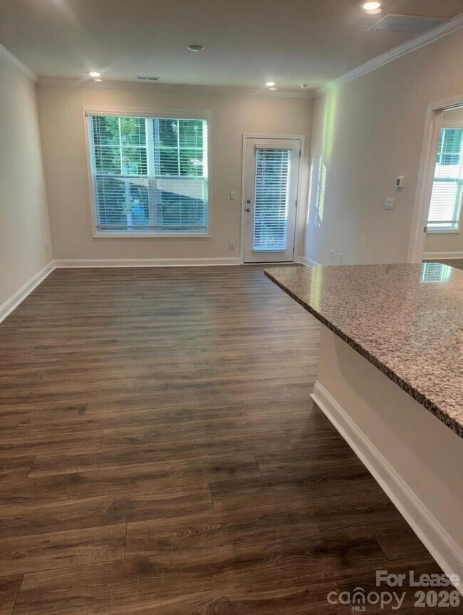 Building Photo - 7870 Iron Rd