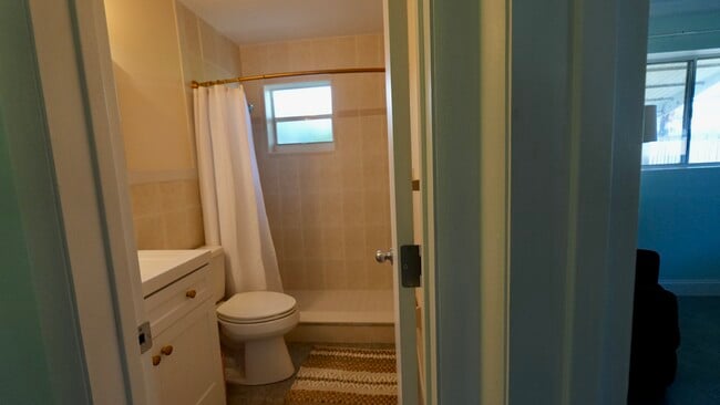 Building Photo - 3693 NE 20th Ave