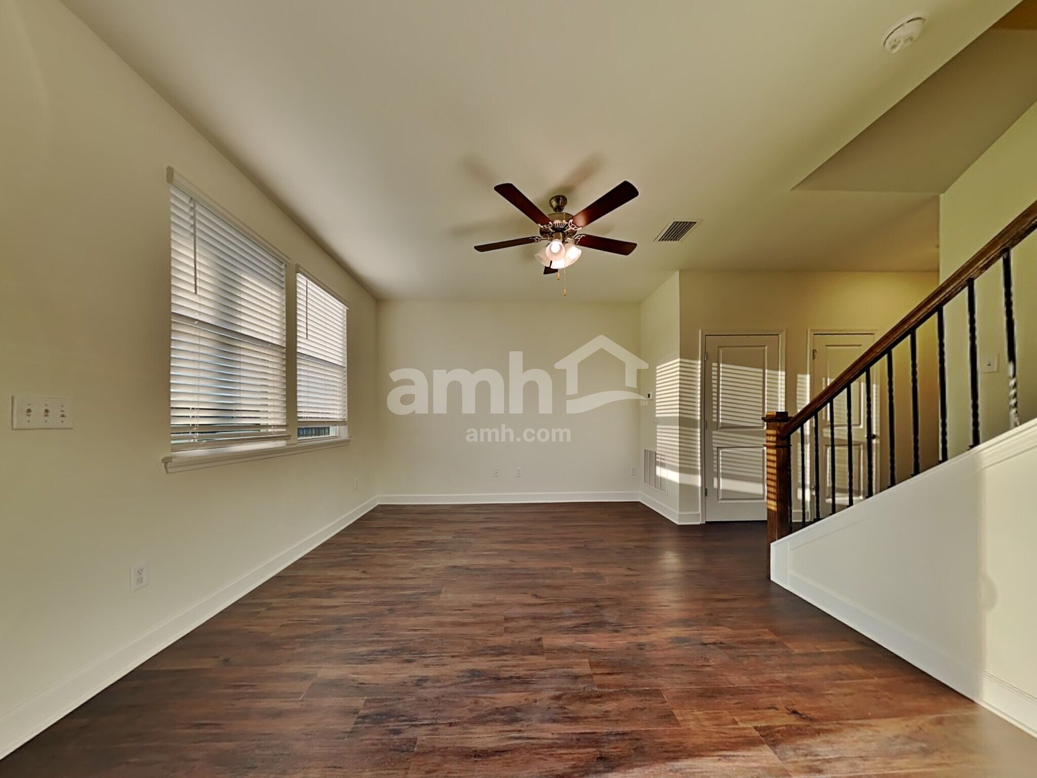 Building Photo - 921 Tan Tara Trl