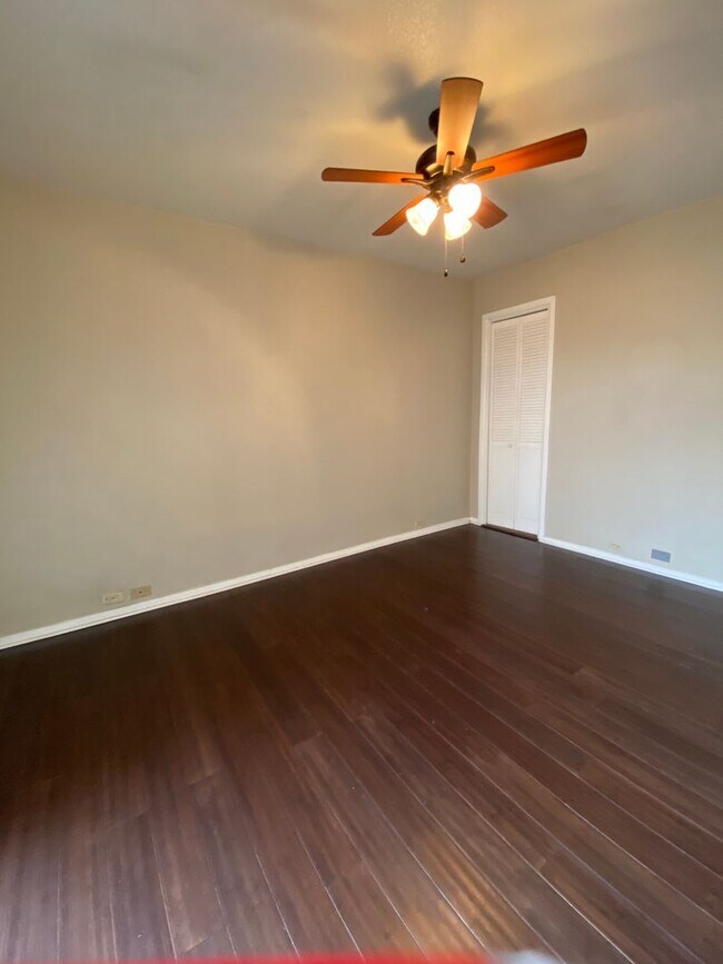 Building Photo - 6151 Denis Ln