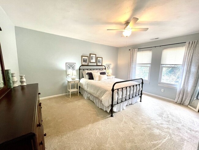 Building Photo - Spacious 6 bedroom home in Virginia Beach