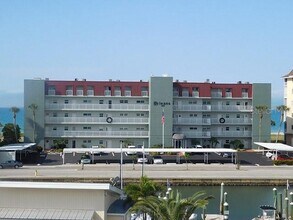 Building Photo - 950 Tarpon Center Dr