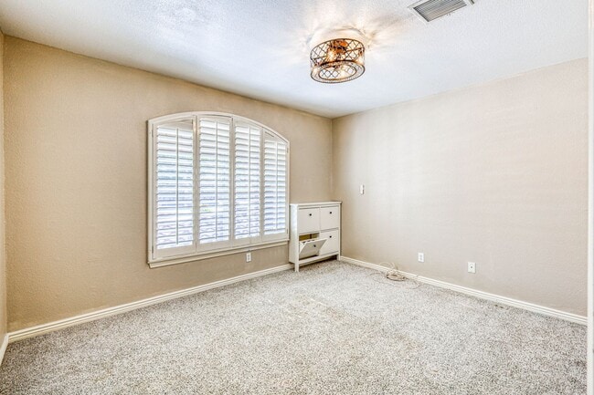 Building Photo - 5948 Anapaula Dr