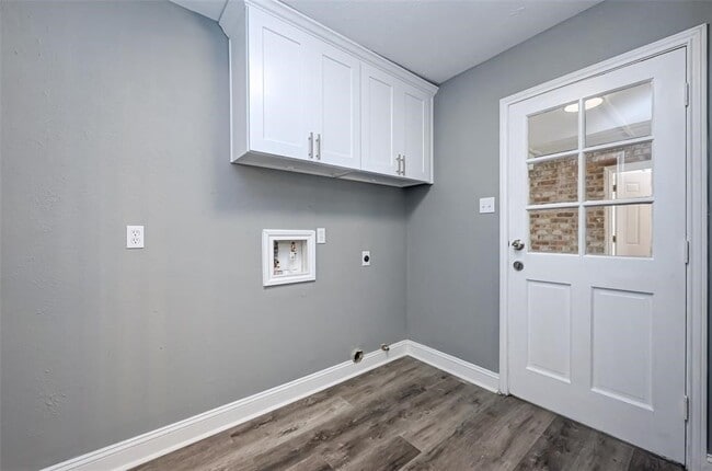Building Photo - 3918 Stillview Dr