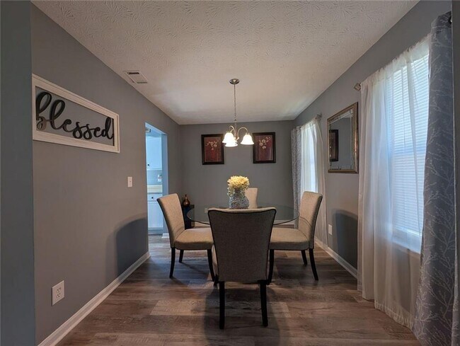 Building Photo - 2470 Corner Shoals Dr