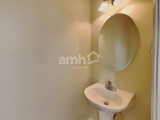 Building Photo - 1710 Beeson Park Ln