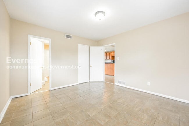 Building Photo - 706 Uvalda St