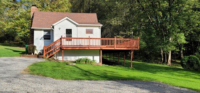 Primary Photo - 281 Acre Ave