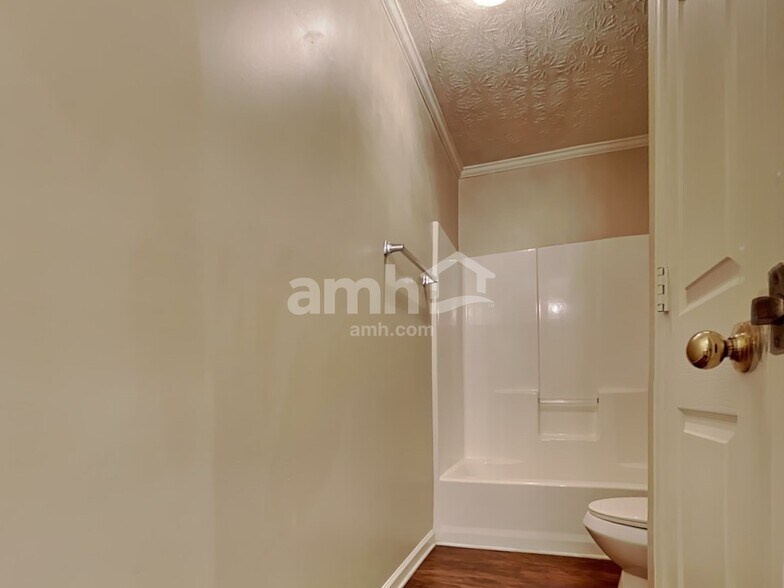 Building Photo - 23 Thorne Berry Dr