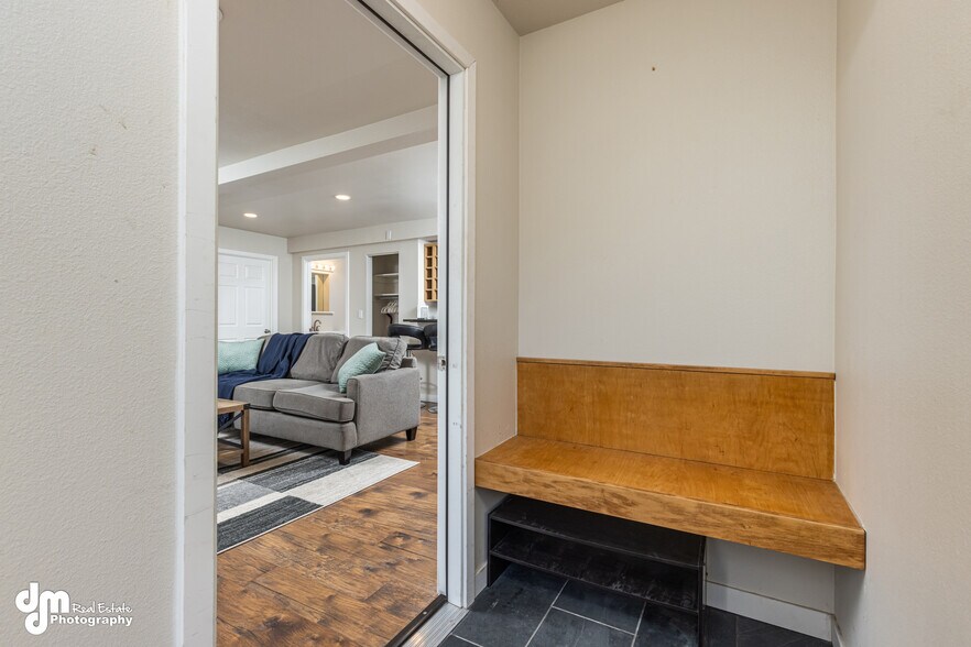 Building Photo - 684 Cedar St