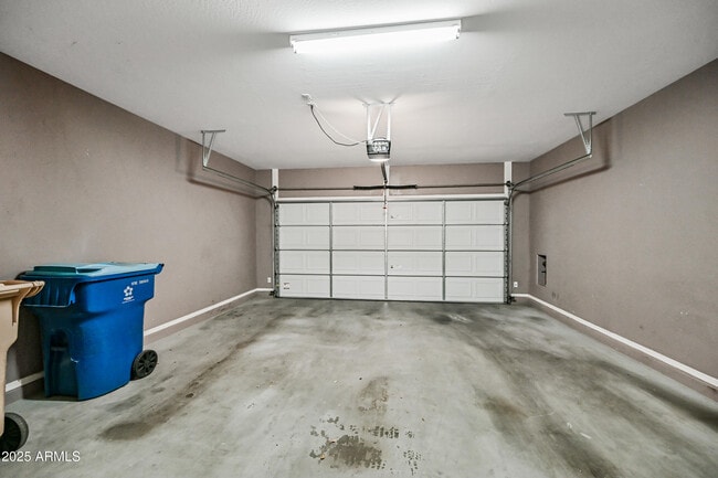 Building Photo - 41708 N Parker Ct