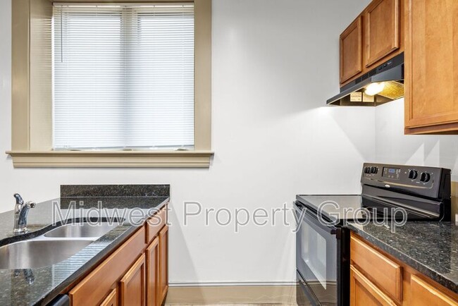 Building Photo - 4244 Chouteau Ave