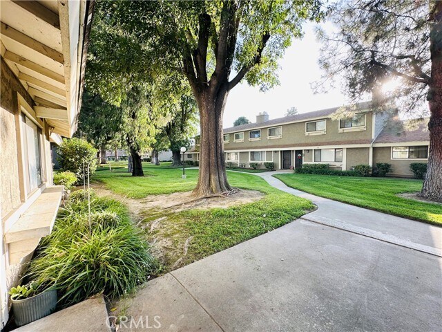 Building Photo - 2061 W Redlands Blvd
